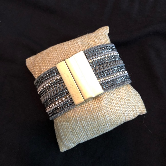 Cuff bracelet - Picture 2 of 3
